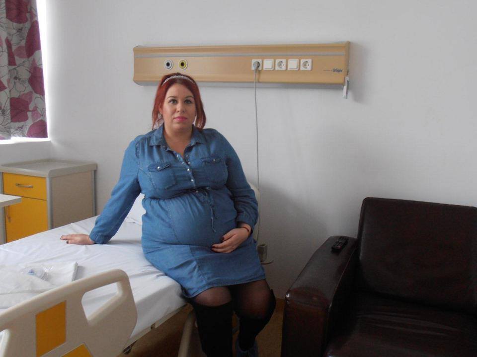 Oana a postat o poza cu rezerva in care urmeaza sa nasca