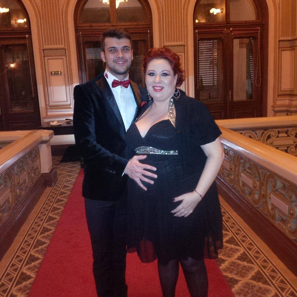 Oana si Marius urmeaza sa devina parinti, in curand