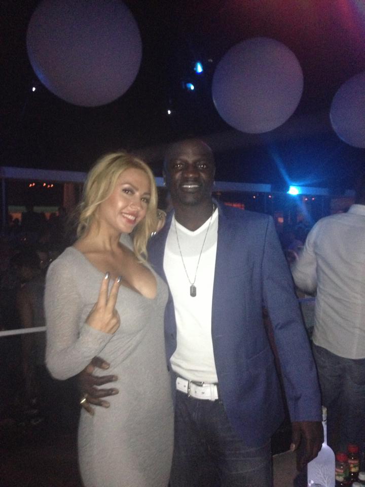 Rodica Miron s-a fotografit cu Akon