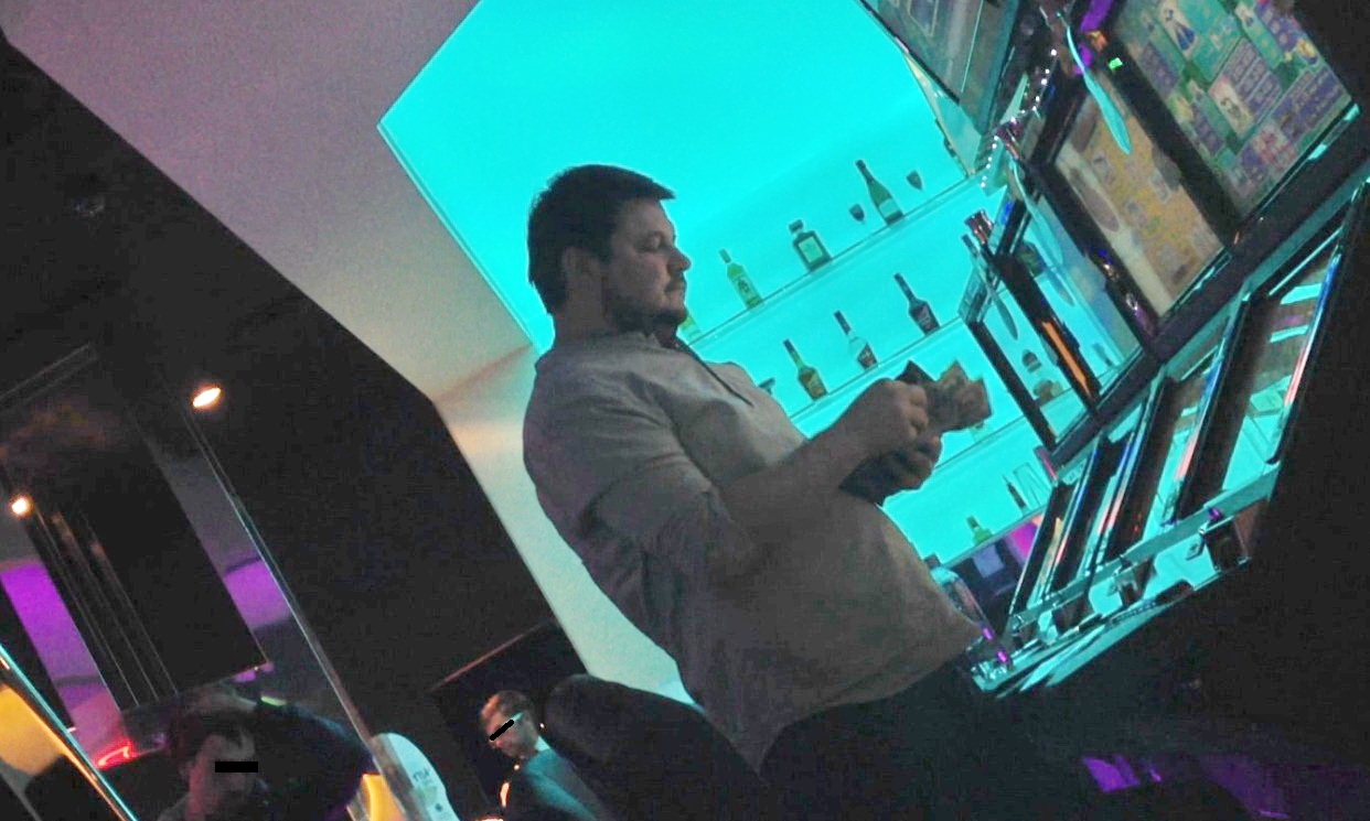 Bobonete mizeaza cu tot ce are in portofel