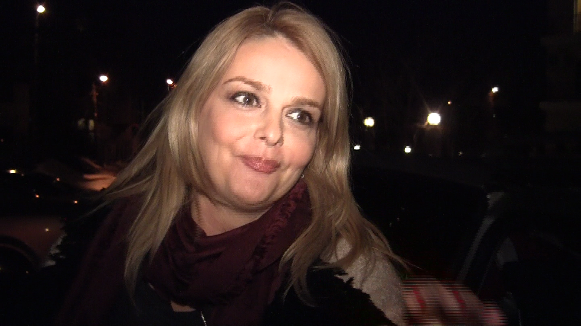 Prezentatoarea TV a zambit in fata camerelor si a explicat care este acum relatia dintre ea si Enache si ce s-a intamplat in ultimele zile