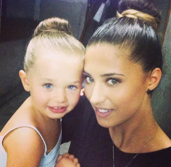 Antonia si Maya se vad foarte rar