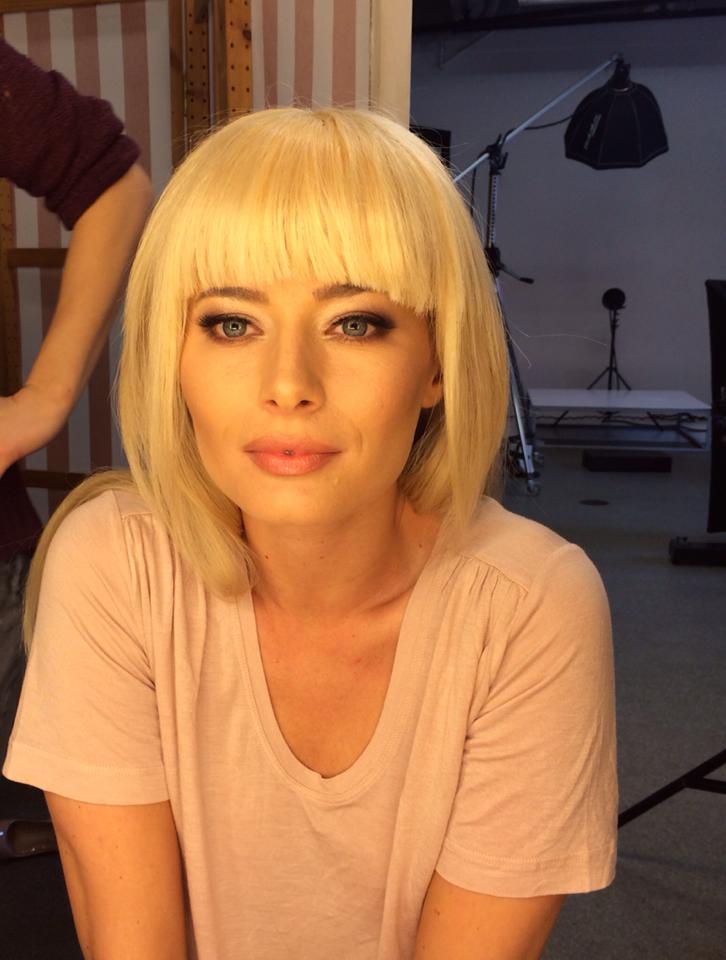 Laura Cosoi si-a schimbat look-ul