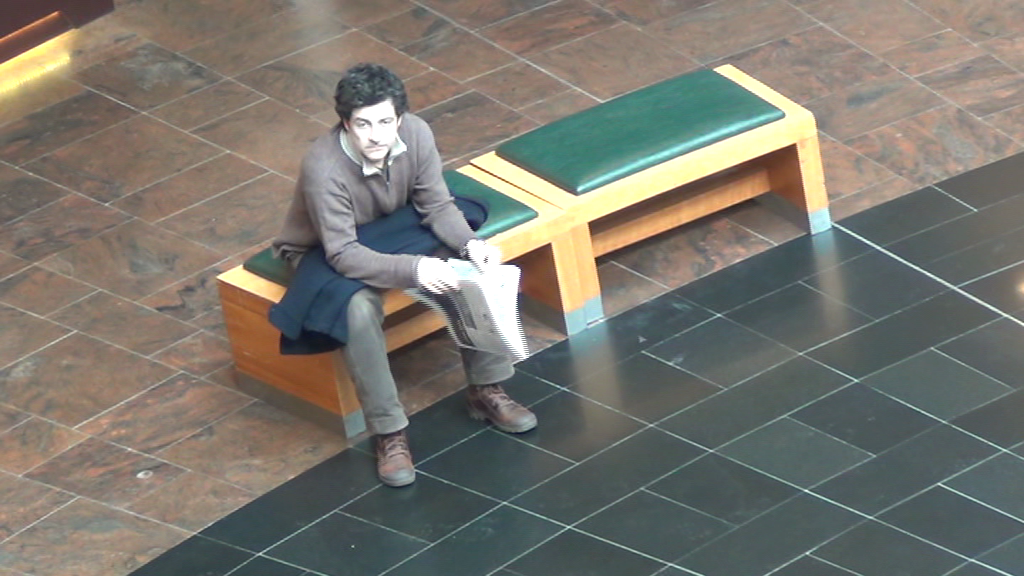 Cata iti mai odhineste putin ochii, actorul se transforma brusc intr-un bun observator