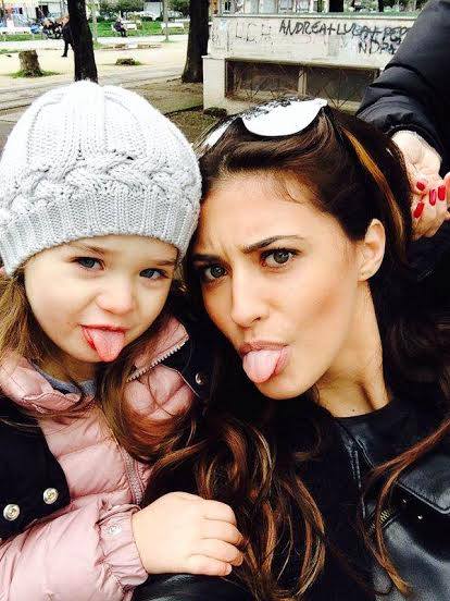 Cantareata a mers recent in Italia pentru a-si vedea fetita