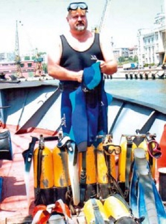 Dorel Onaca este un scafandru cu o vasta experienta in misiuni riscante