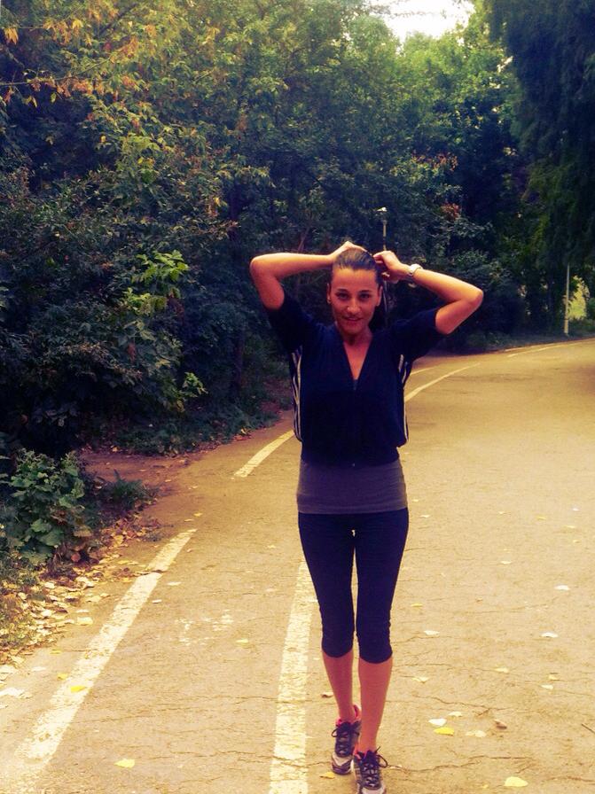 Artista alearga cativa kilometri in fiecare zi