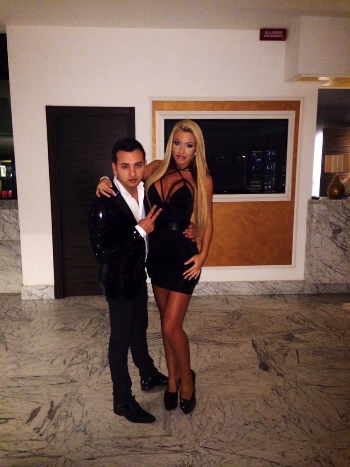 Loredana a participat, aseara, la o petrecere in Italia