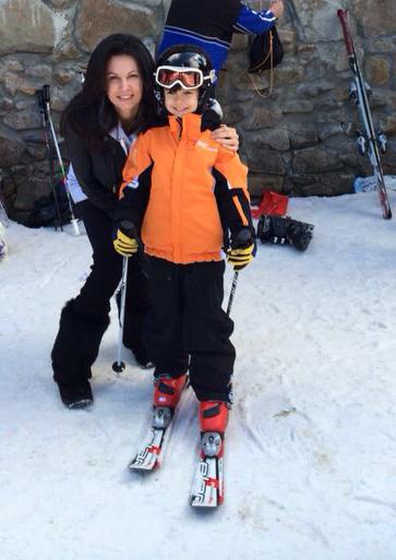 Nicoleta a schiat impreuna cu baiatul ei cel mare