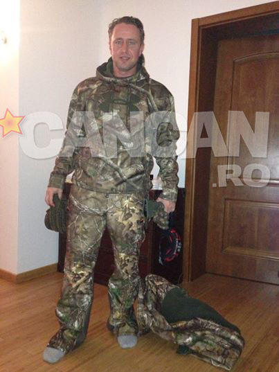 Antrenorul Stelei are haine de vanator