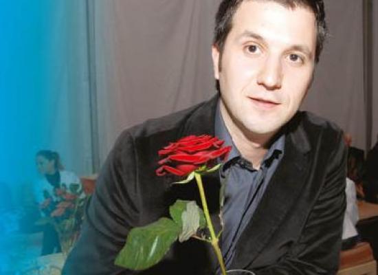 Prezentatorul TV a marturisit ca pe sotia sa nu o impresioneaza nici florile si nici cadourile