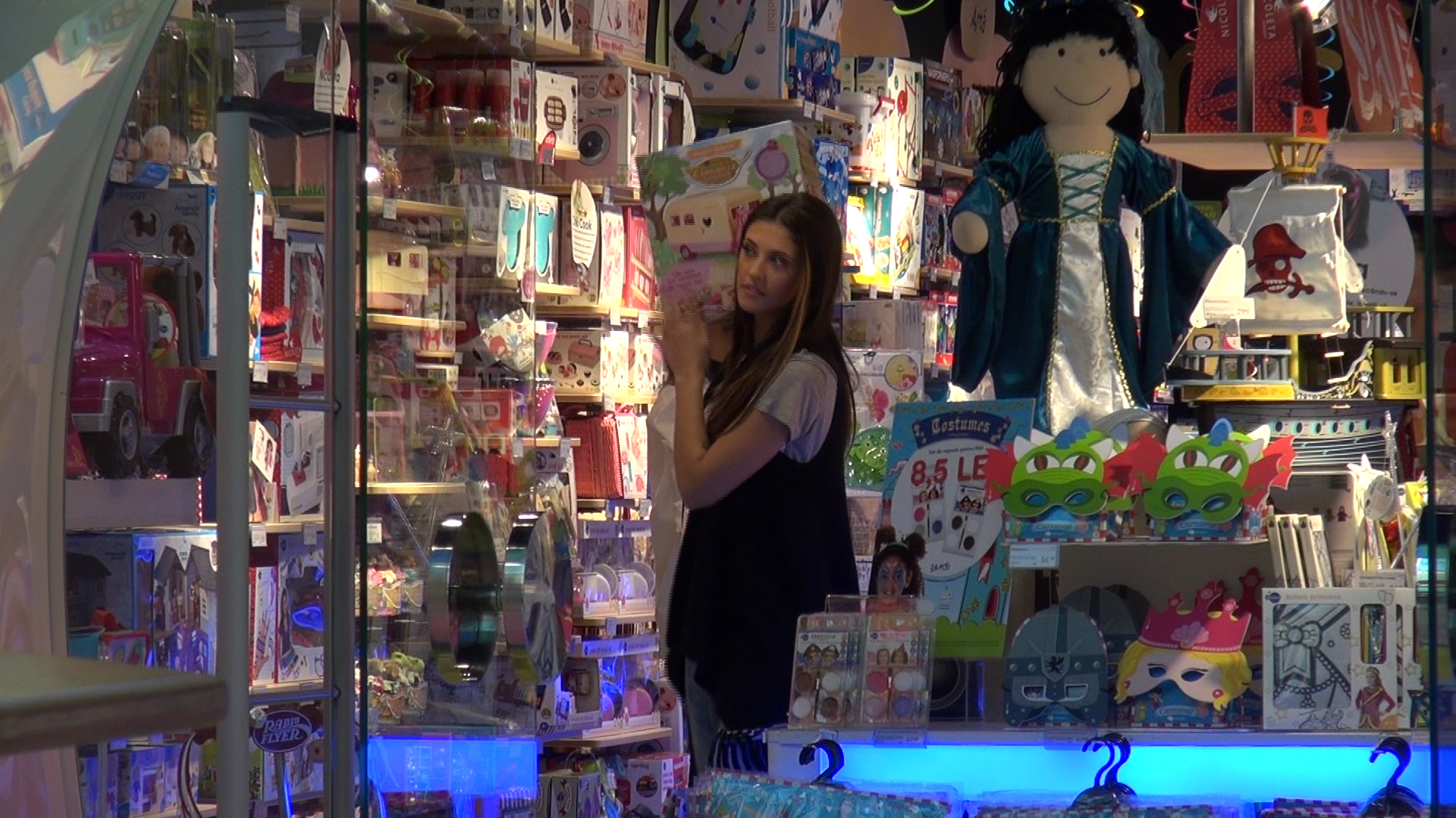 Antonia a luat mai multe cadouri pentru micuta Maya