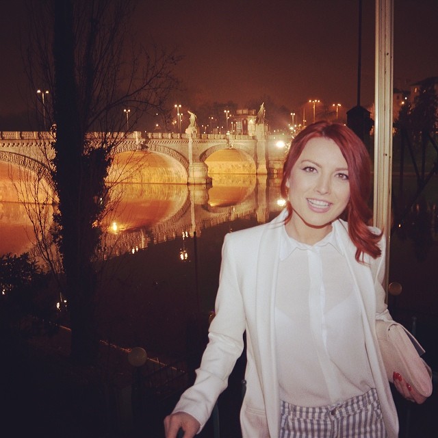 Elena este fiica de preot