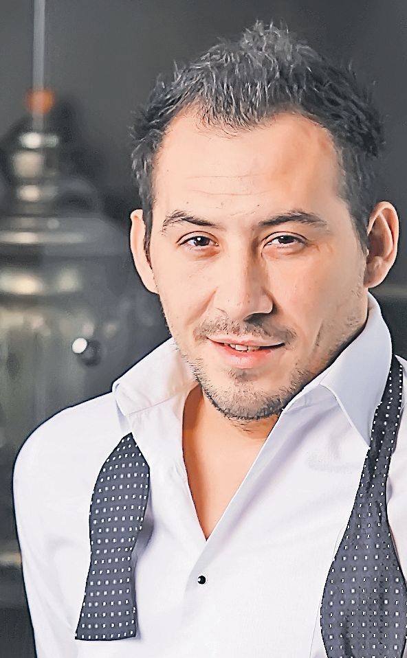 Stefan spune ca este singur