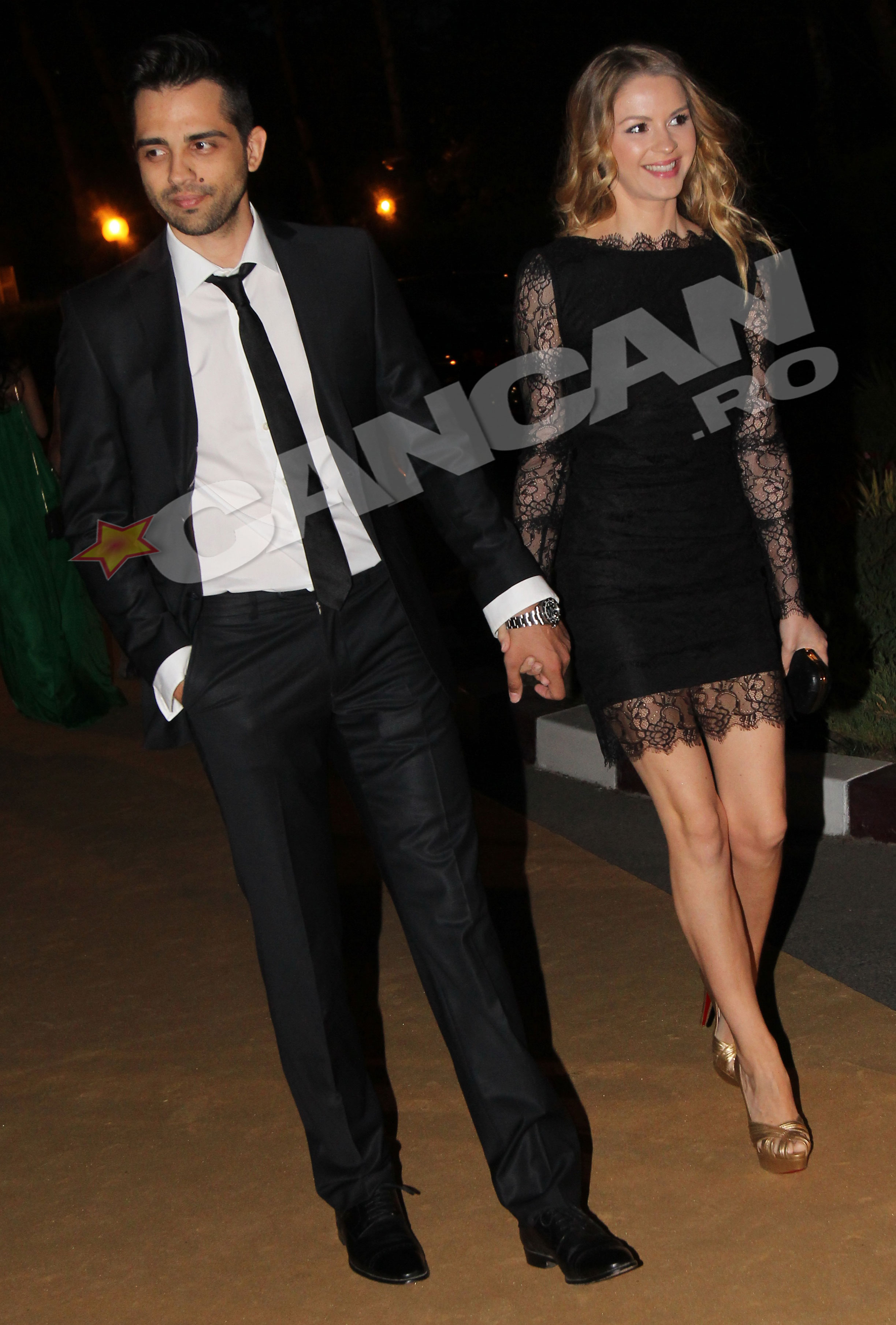 Mihai Gruia de la Akcent si sotia lui, Laura