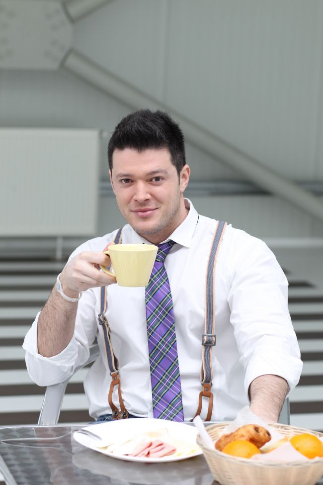 Chiar daca a fost postat la o ora foarte matinala, mesajul a strans sute de Like-uri