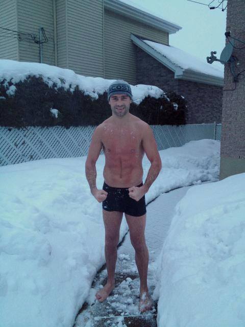 Lucian alearga zilnic, cinci kilometri, prin zapada