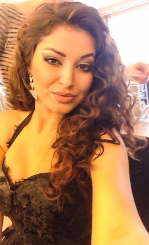 Elena pare ca si-a rezolvat problemele cu tenul