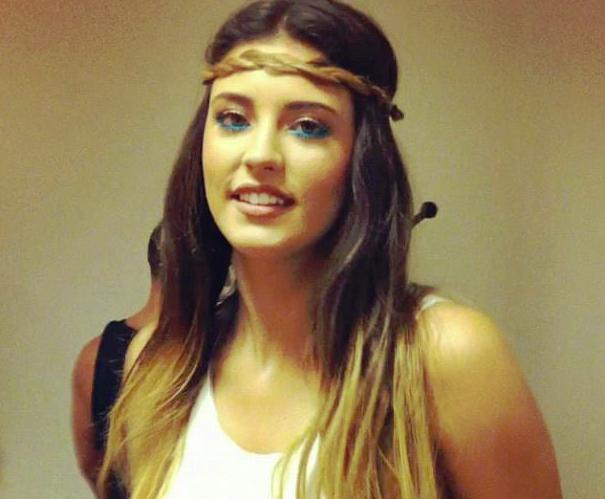 Nu e prima data cand Antonia isi face codite, dar data asta i-a vrajit pe fani