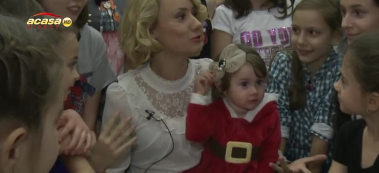 Oana Ionita are mereu un ecler in geanta