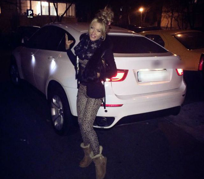Loredana, alaturi de pretiosul ei BMW X6