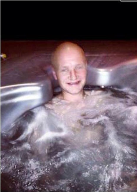 Asa arata barbatul cu care Alina are o relatie