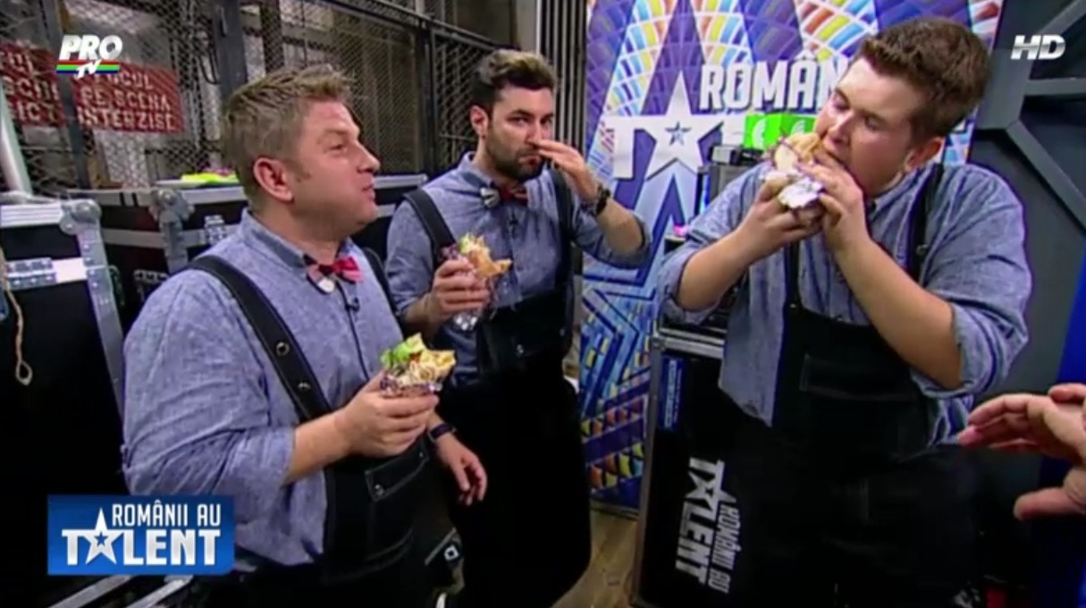 Smiley si Pavel Bartos nu s-au putut abtine sa nu guste