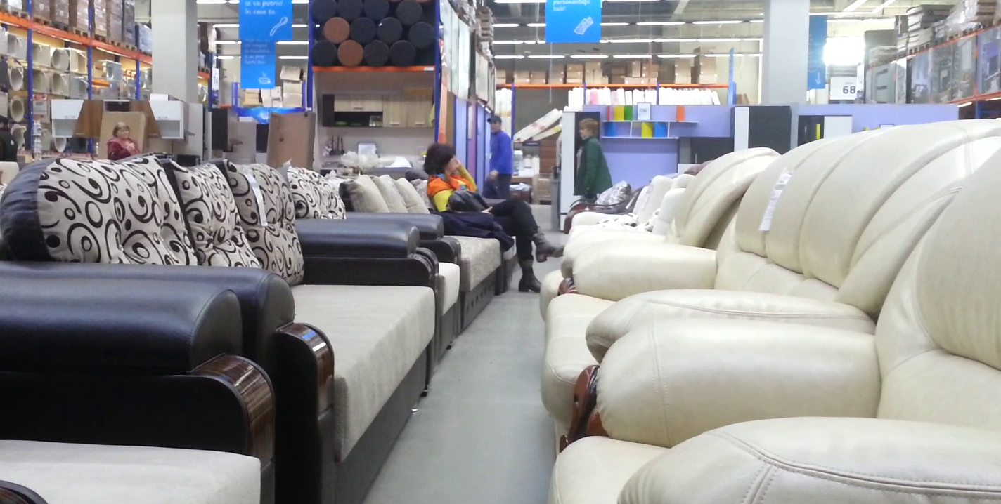 A incercat si canapelele