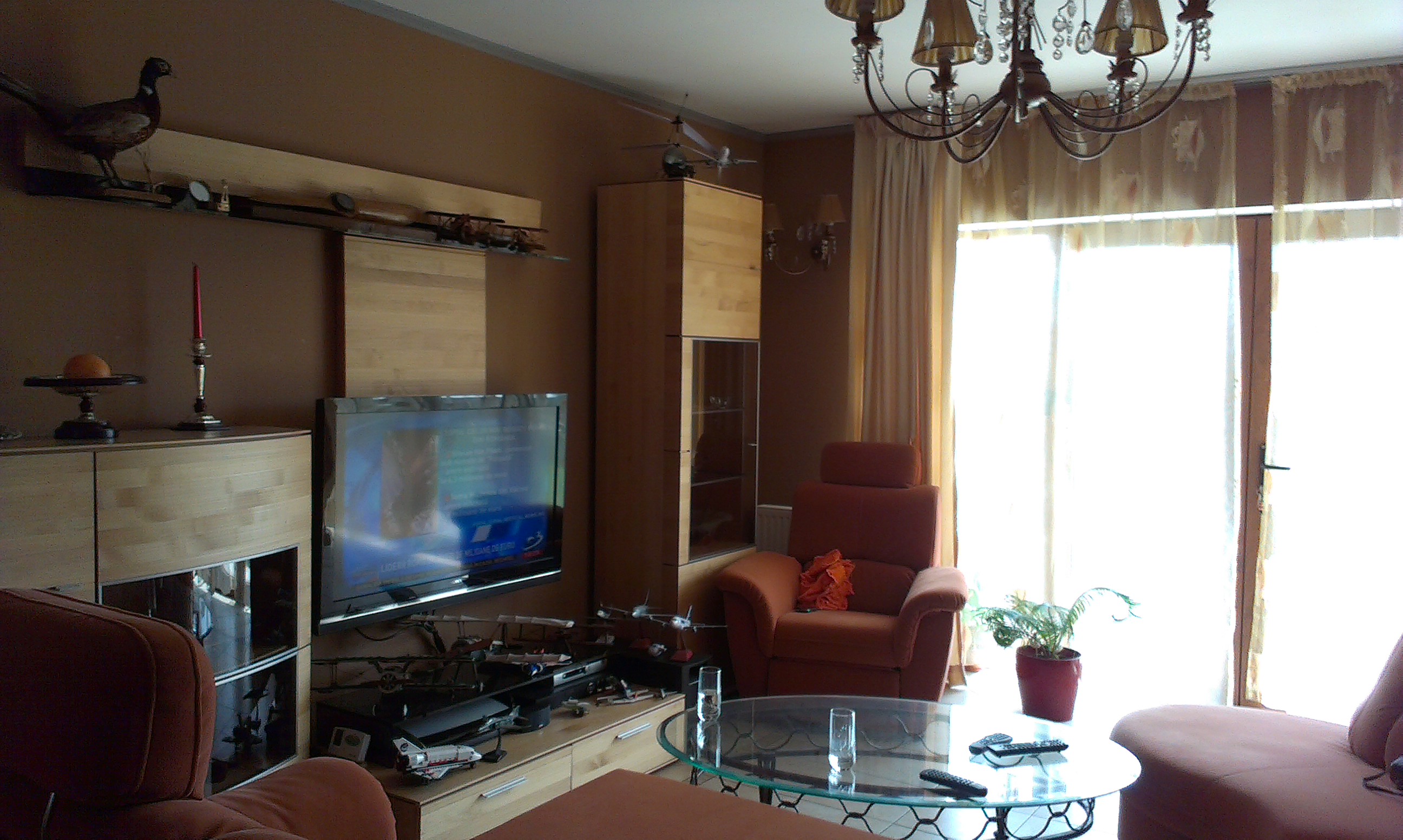 In vara, Adrian Iovan si-a scos casa la vanzare cu tot cu mobila