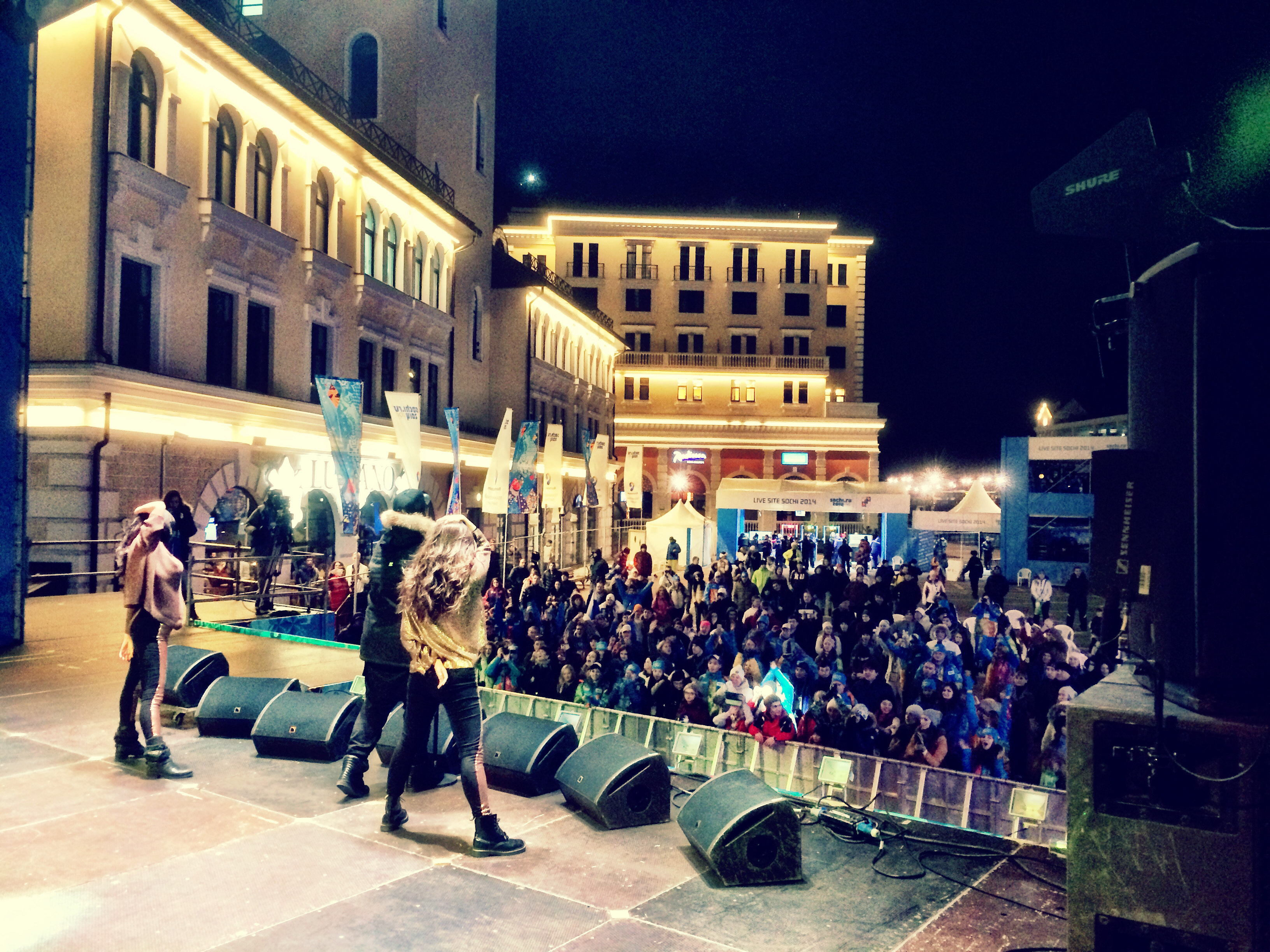 Fly Project a urcat pe scena de la Sochi in fata a mii de oameni foto: arhiva personala