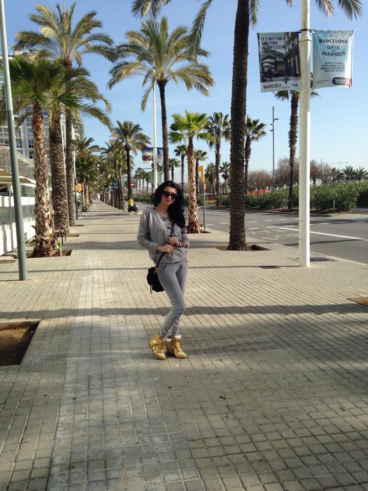 Denisa a fost cu sotul in vacanta, in Barcelona