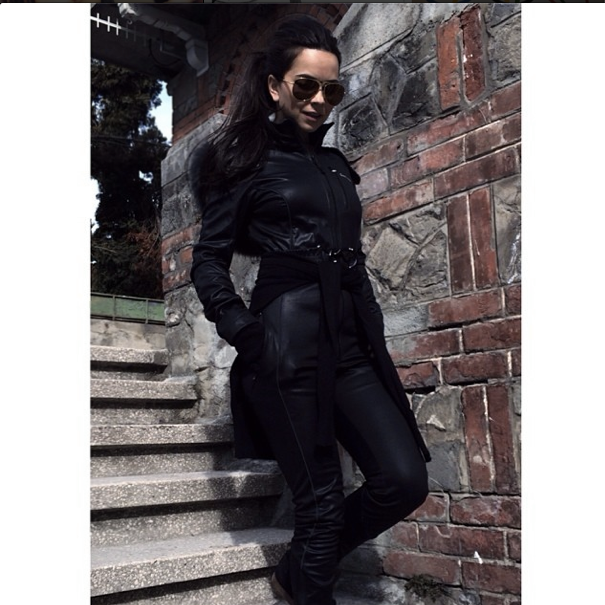 Inna isi tine prietenii la curent cu locurile pe care le viziteaza