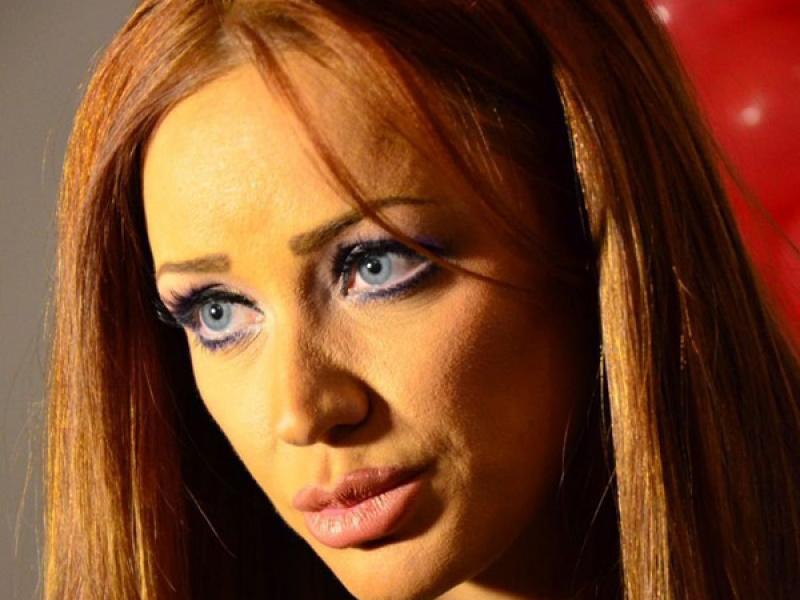 Bianca nu intelege de ce Victor continua sa fie ironic si rautacios cu ea