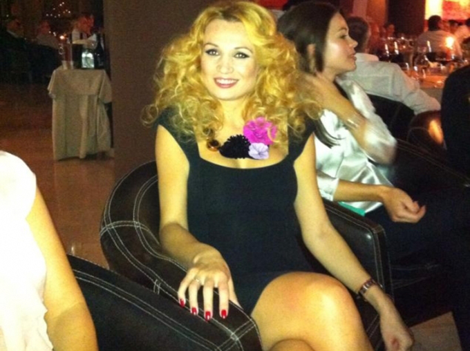 Elena locuieste in Brasov, acesta fiind motivul pentru care Iri a facut mai multe drumuri in orasul de sub Tampa