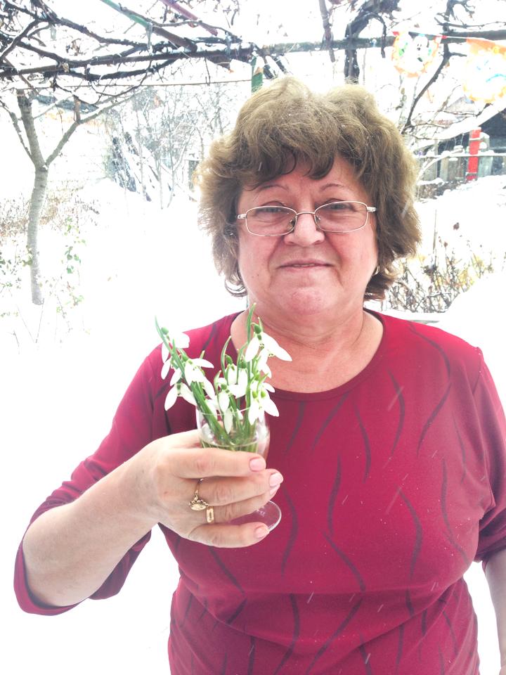 Mama lui Tavi a asteptat-o pe Gabriela cu flori