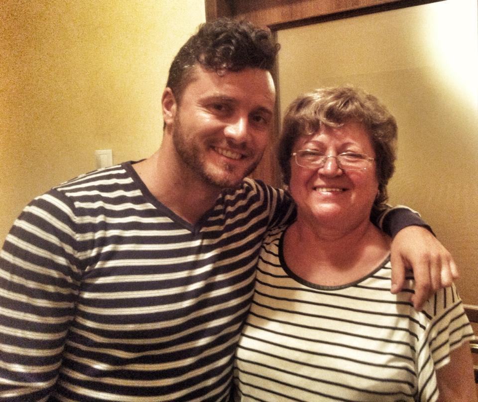 Mama lui Tavi are cont de Facebook