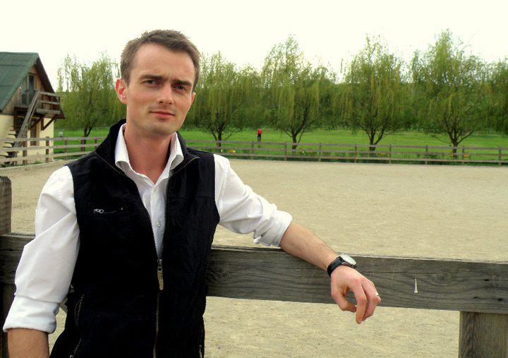 De cand a renuntat la contractul cu Antena 1, Mikey are mai mult timp pentru el si pentru emisiunea lui online foto: Facebook