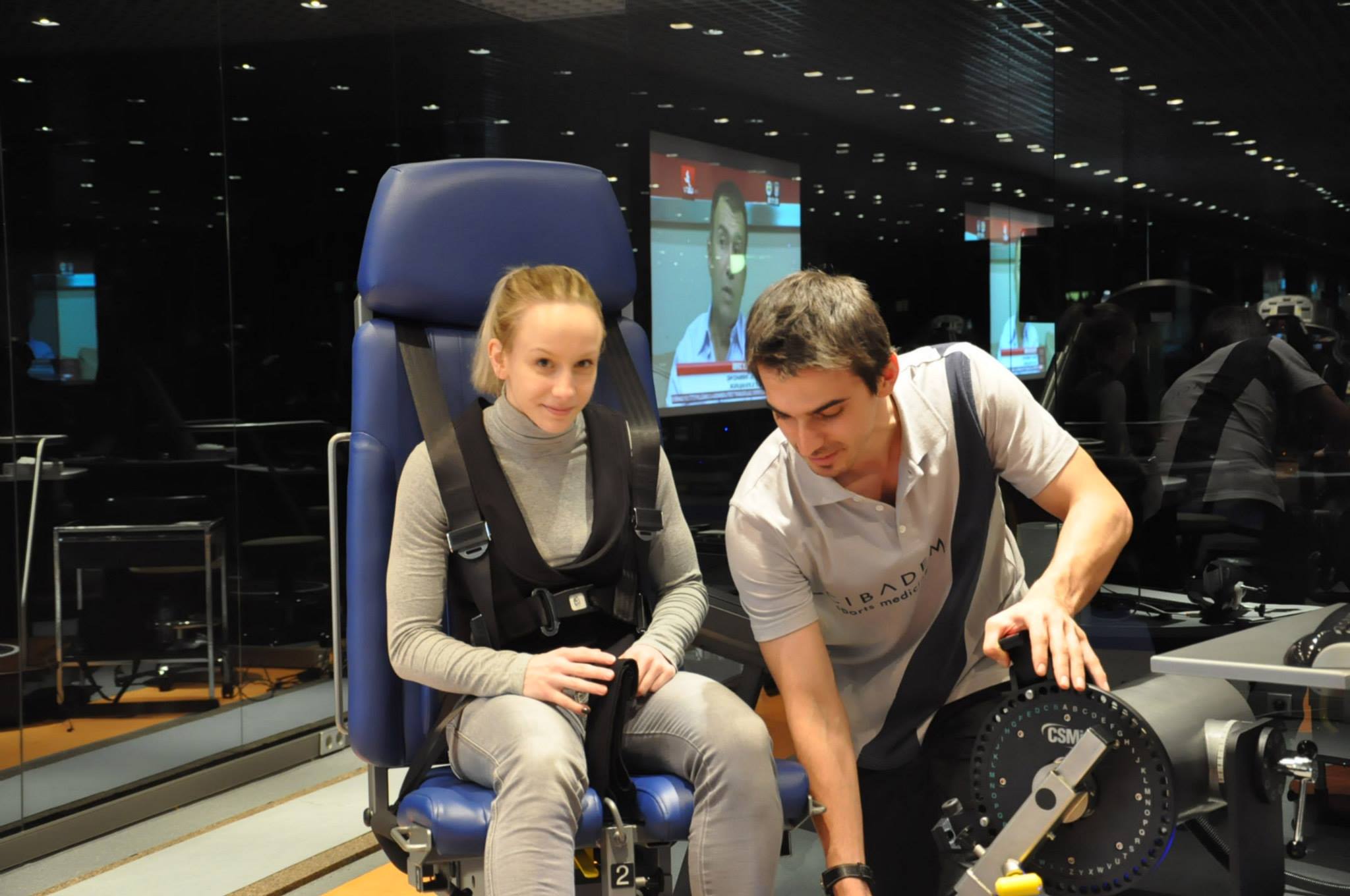 Tuncay, alaturi de Sandra Izbasa, pe care a tratat-o la un moment dat foto: Facebook