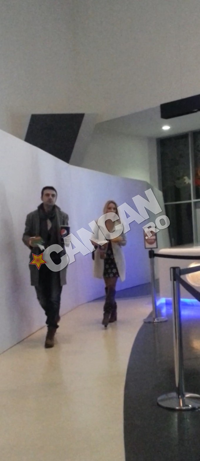 Eliza si Cornel s-au afisat ca un cuplu fericiti si inainte de Sarbatori