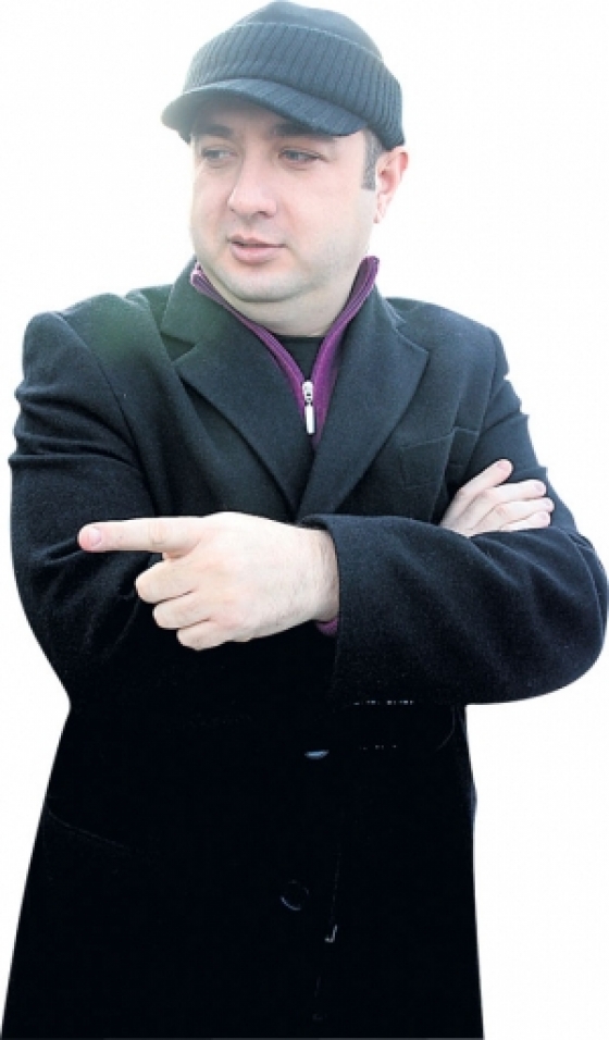 Mama lui Leo e foc si para pe Renata