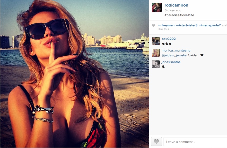 Sportivul ii lasa comentarii Rodicai pe site-urile de socializare