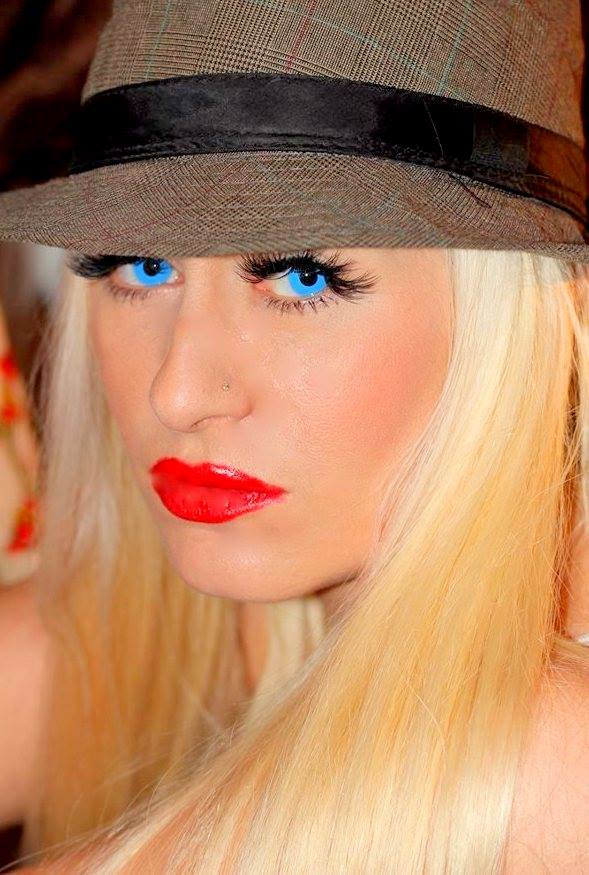 Victor spune ca stie cand au fost facute pozele