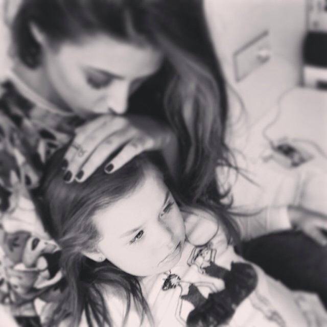 Fotografia cu Antonia si Maya a adunat mii de Like-uri