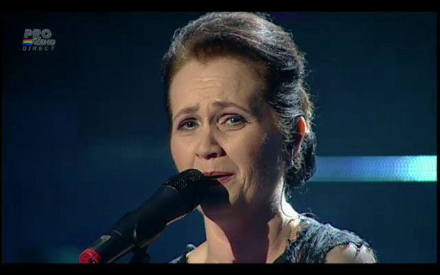 Camelia danseaza alaturi de Gabriela Artene