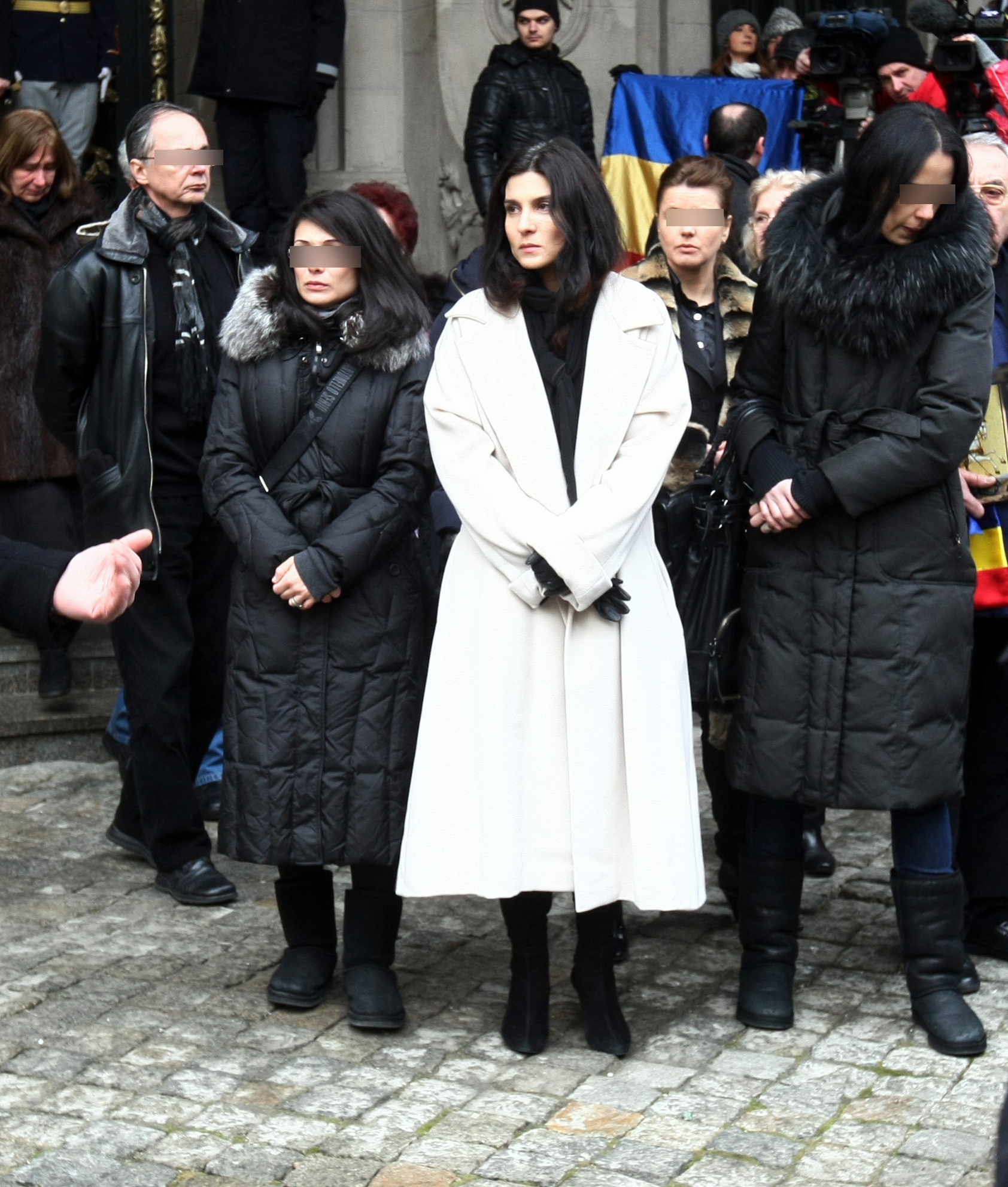 Vaduva lui Sergiu Nicolaescu refuza sa intre intr-un conflict cu sora maestrului, avand o atitudine extrem de discreta fata de procesul care i-a fost deschis