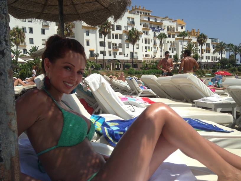 Roscata este una dintre cele mai sexy stiriste