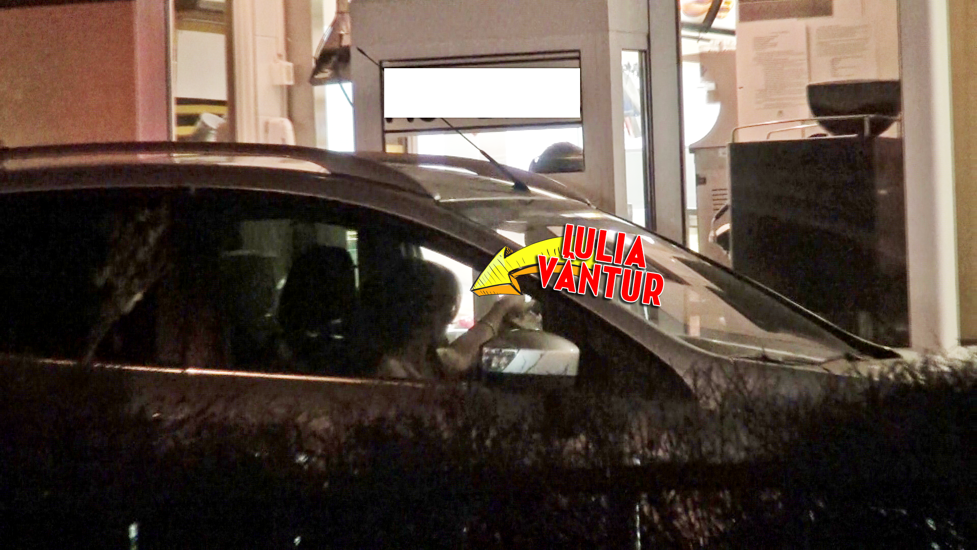 Vedeta si-a facut aprovizionarea cu produse pline de e-uri si calorii