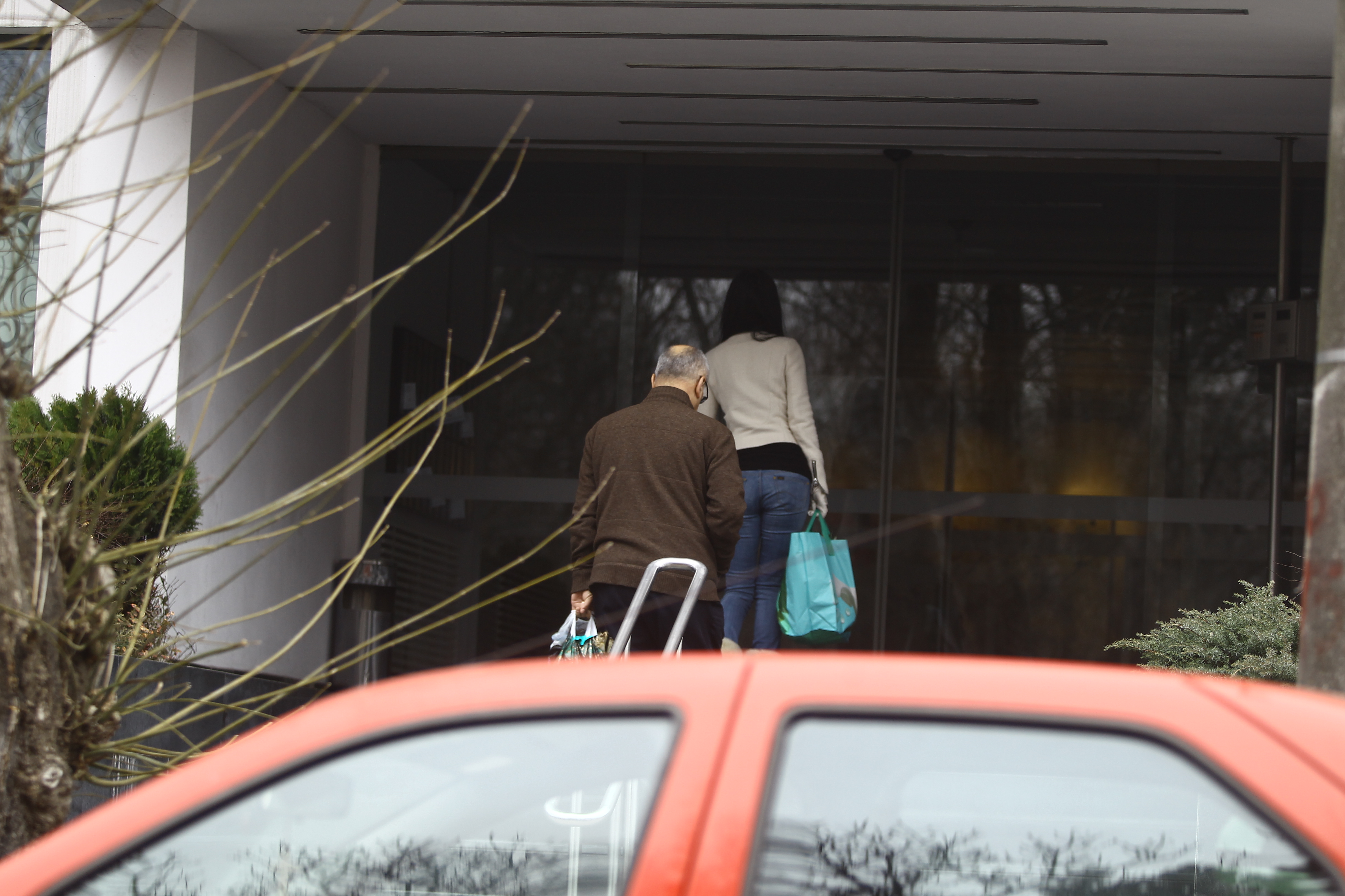 Fostul primar nu si-a lasat iubita sa care multe plase