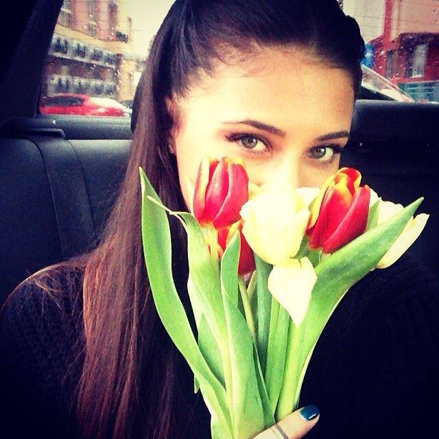 Antonia a primit un superb buchet de lalele de la mama ei