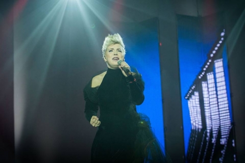 Silvia a urcat pe scena de la Eurovision cu melodia 